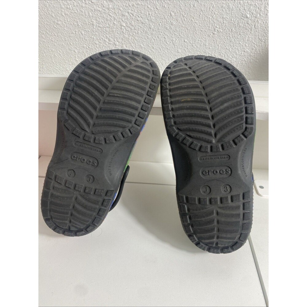 Crocs Kids' Classic Marvel Avengers Clogs size 3 - Picture 9 of 16